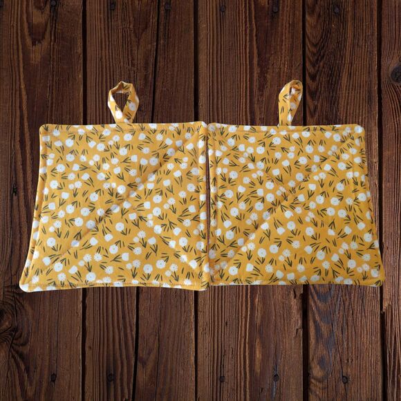 Handmade Potholder, Set of 2, Reversible Gold Floral and Cottage Quilted Hot Pad - Picture 3 of 7